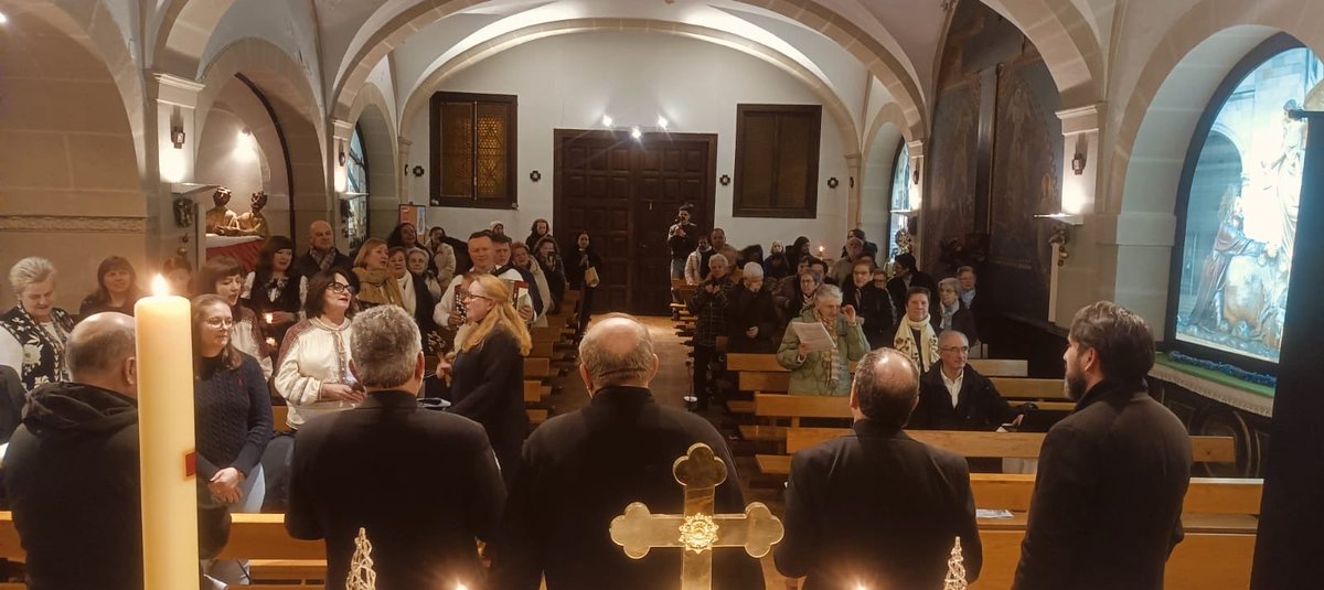 DiocesisVitoria's tweet photo. 🫶🏼 Cristianos unidos en torno a Cristo. Nuestro @ObispodeVitoria participa en este acto ecuménico con motivo de la Semana de Oración por la Unidad de los Cristianos junto a evangélicos, anglicanos, ortodoxos y greco-católicos.
#SOUC26 https://t.co/BUtZiJugf0