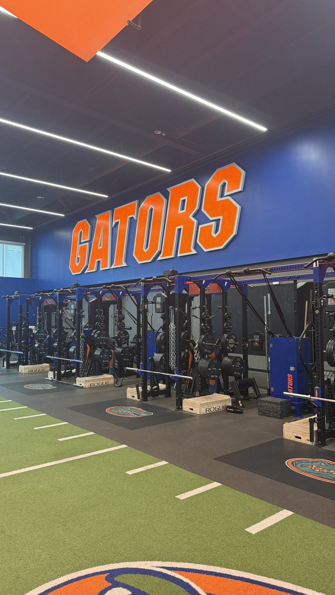 Had a great experience at the University of Florida today. Meeting new people and great coaches 🧡💙🐊. #GoGators 
<a href="/CoachDavisWR/">Marcus Davis</a> 
<a href="/Buster_Faulkner/">Buster Faulkner</a> 
<a href="/aiyana_graham/">Aiyana Graham</a> 
<a href="/CoachJonSumrall/">Jon Sumrall</a>
