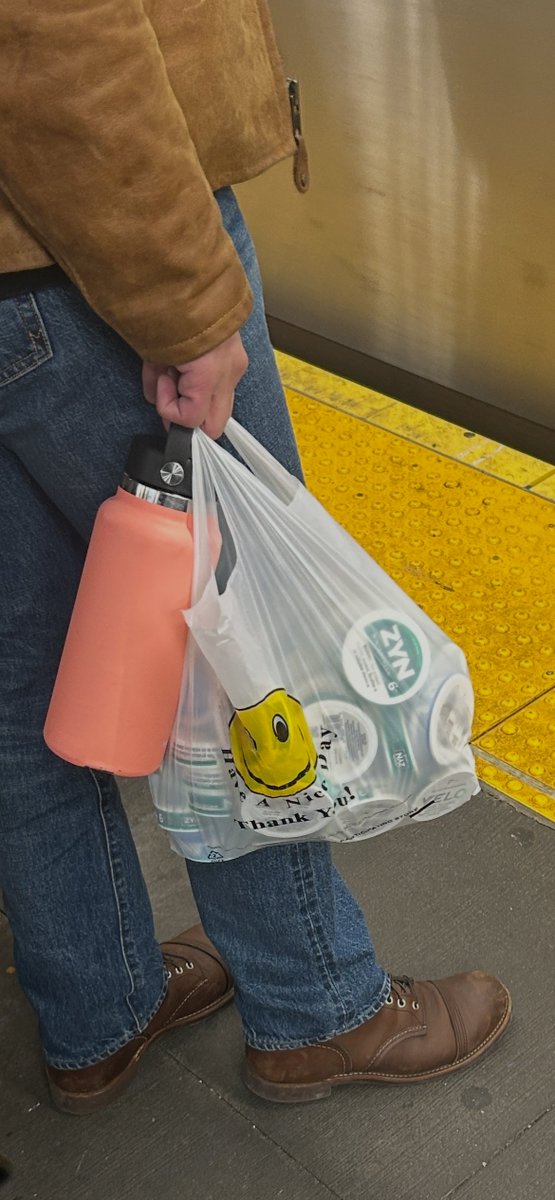 Nick_Newman's tweet image. Guy saw the forecast and took no chances.