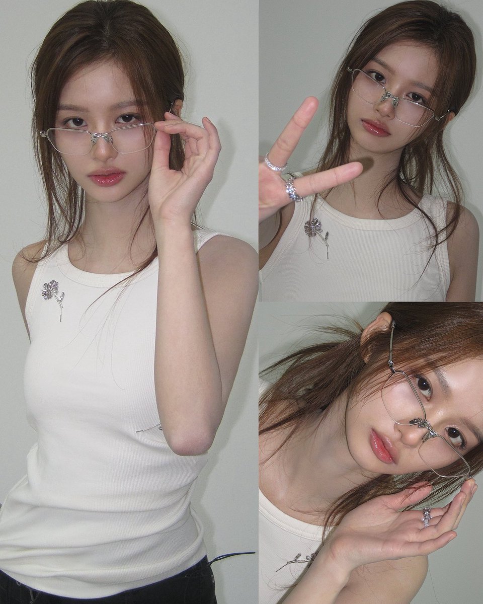 sullyoon looks so fine in specs ★