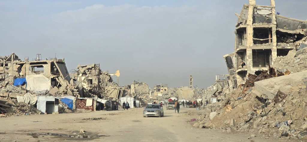 Así está hoy sábado 24 de enero de 2026 la ciudad de Gaza. Absolutamente devastada. Las fotos las sacó el sacerdote argentino de la Parroquia de la Sagrada Familia, Gabriel Romanolli. Se puede decir que esto es una criminalidad y un genocidio o me van a tratar de antisemita?