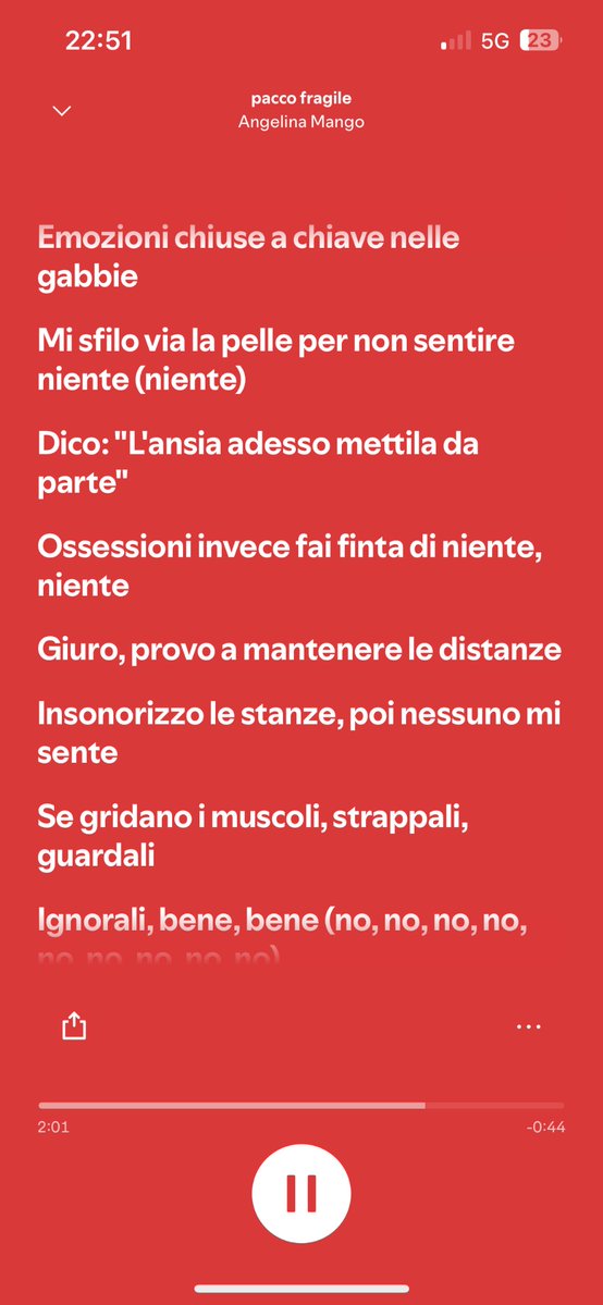 emily’s house; 🦢🤍 (@etevnita_) on Twitter photo 