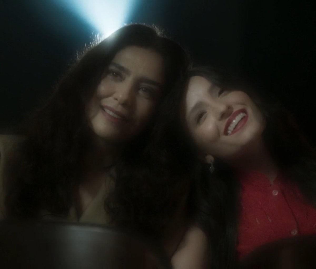 juridicotely's tweet image. Que flashback mais lindo e foi aq que eu chorei tudo dnv 😭😭
#EtaMundoMelhor