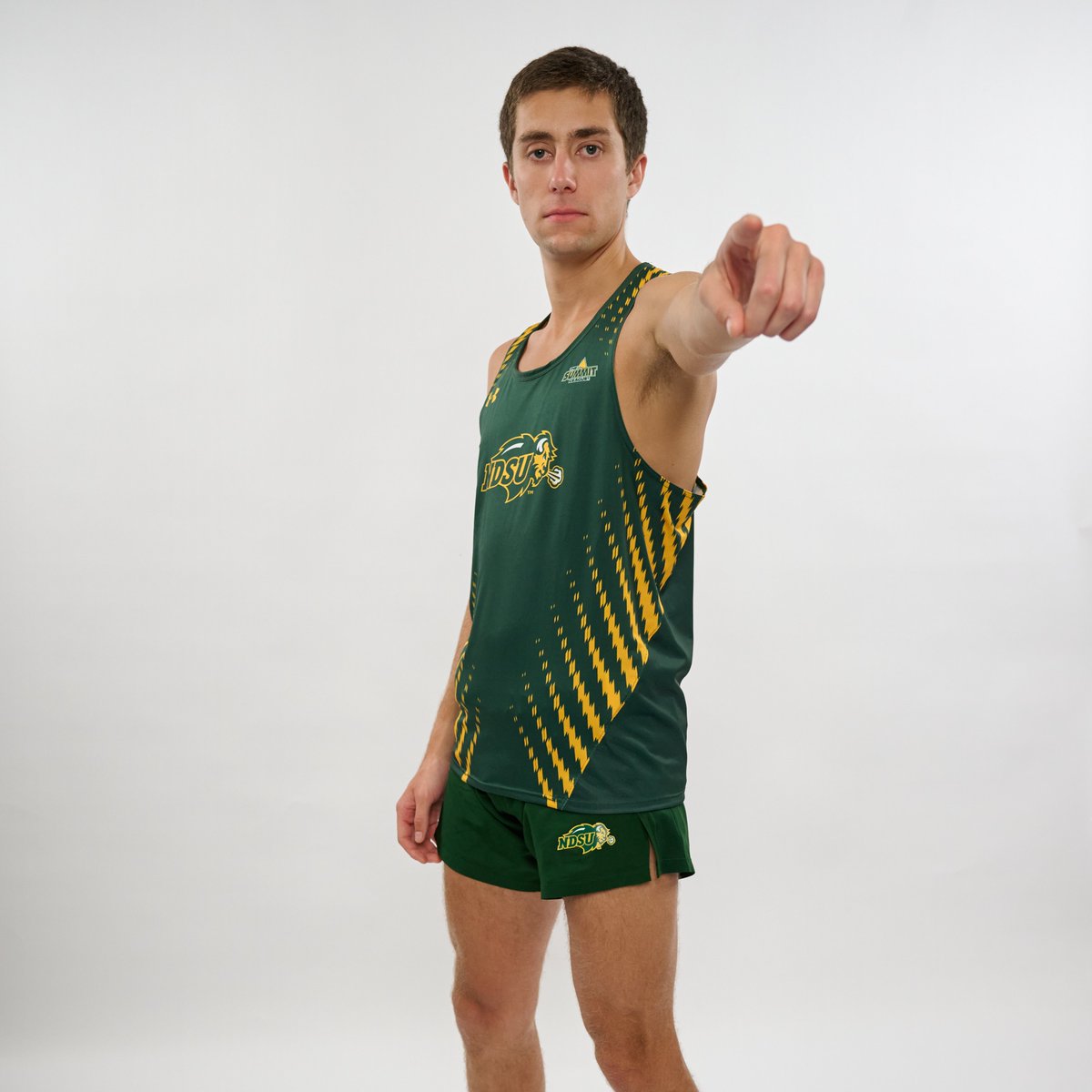 Jacob Knodle ran a 8:14.64 to take third in his 3000m debut. Carl Rekow ran a personal-best 8:17.41 to claim sixth.

Knodle and Rekow are now No. 5 and No. 7 in NDSU indoor history.