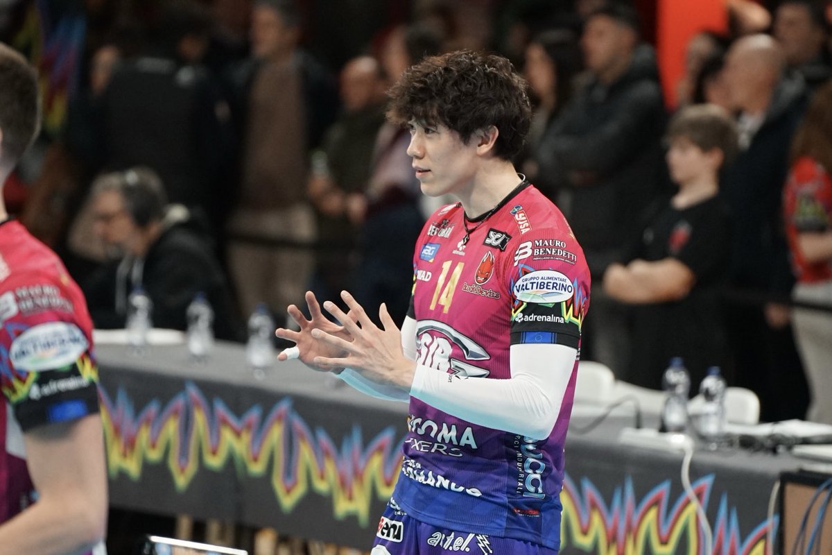 手をグッとやって何かを一生懸命伝えてた🤭

#20260121CLBerlin🇮🇹