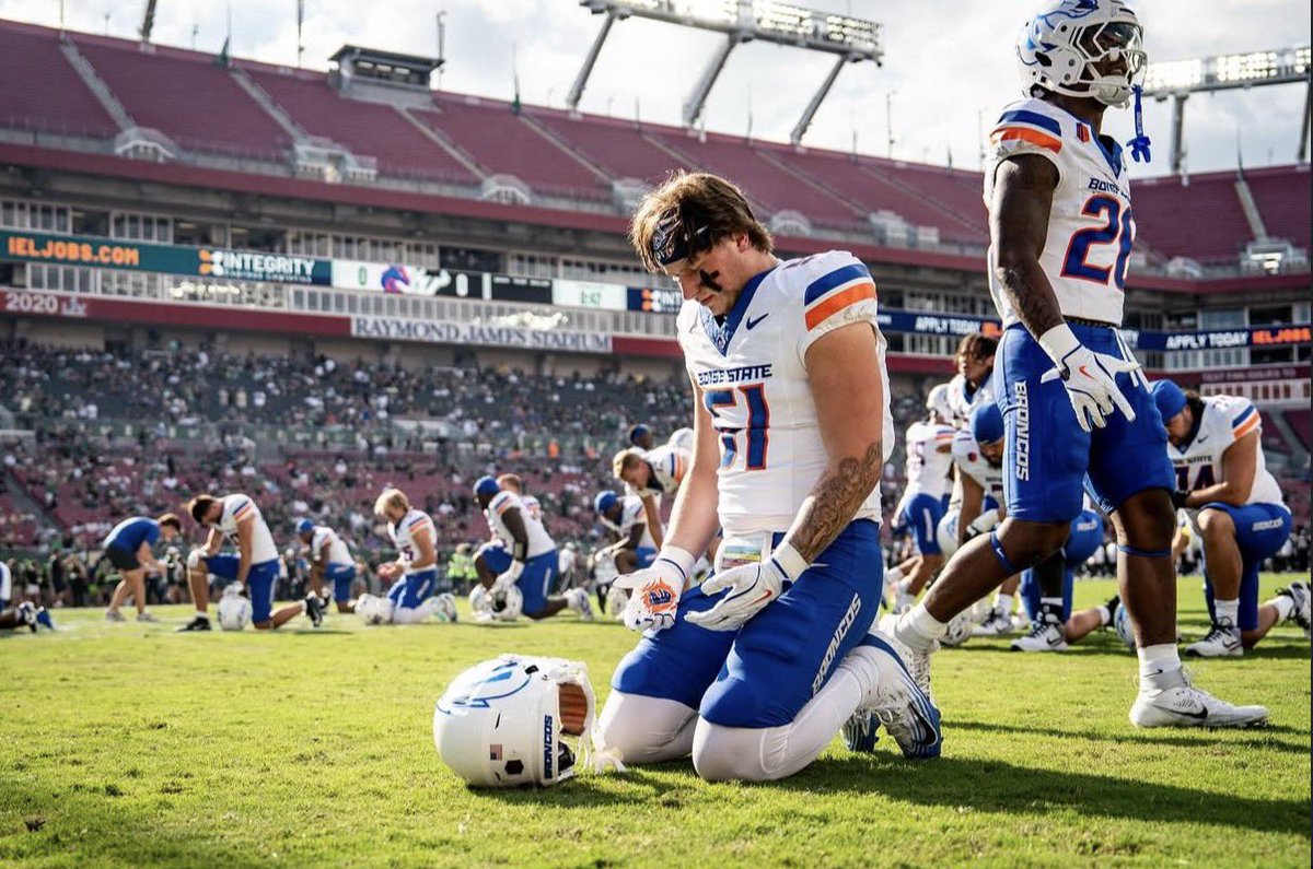 RycePalepoi's tweet photo. After an amazing phone call with @coachfrankmaile and @CoachCollins46 I am humbled and blessed to announce that I have received a scholarship to Boise State University! #bleedblue 
@PTrenches @BroncoSportsFB @butchpauu7 @BrandonHuffman @BlairAngulo @ChadSimmons_ @adamgorney https://t.co/L1nKWoWXMo
