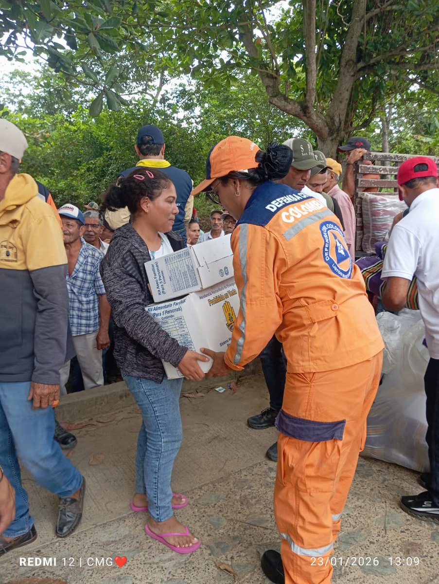 DefensaCivilCo's tweet photo. La ayuda no se detiene en #Córdoba 🧡

​Nuestros voluntarios trabajan sin descanso:
✅ Apoyo en #Cereté y #SanPelayo junto a la UNGRD con ayuda humanitaria.

✅ Evaluación de daños en #SanBernardoDelViento tras un incendio para gestionar apoyos.

​¡Gracias por su compromiso! 🫡💪 https://t.co/hPSsB0bkl1
