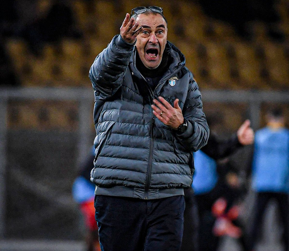 #Hernanes a <a href="/DAZN_IT/">DAZN Italia</a>: “Sicuramente c’é l’eroe e il cattivo: il cattivo é il presidente e #Sarri deve essere l’eroe di questo popolo. É stato scelto”.