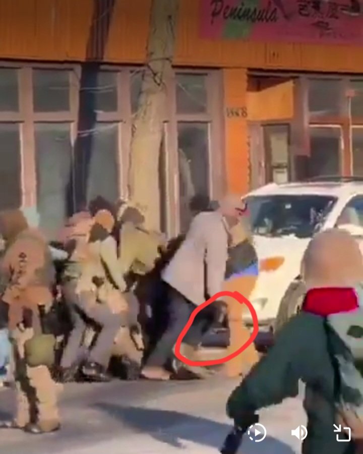 ChristaCalap's tweet image. The guy in the grey disarmed him &amp;amp; fired a shot towards the ground, that's when the other agent shot Alex. The incompetence with ICE is a threat to everyone.