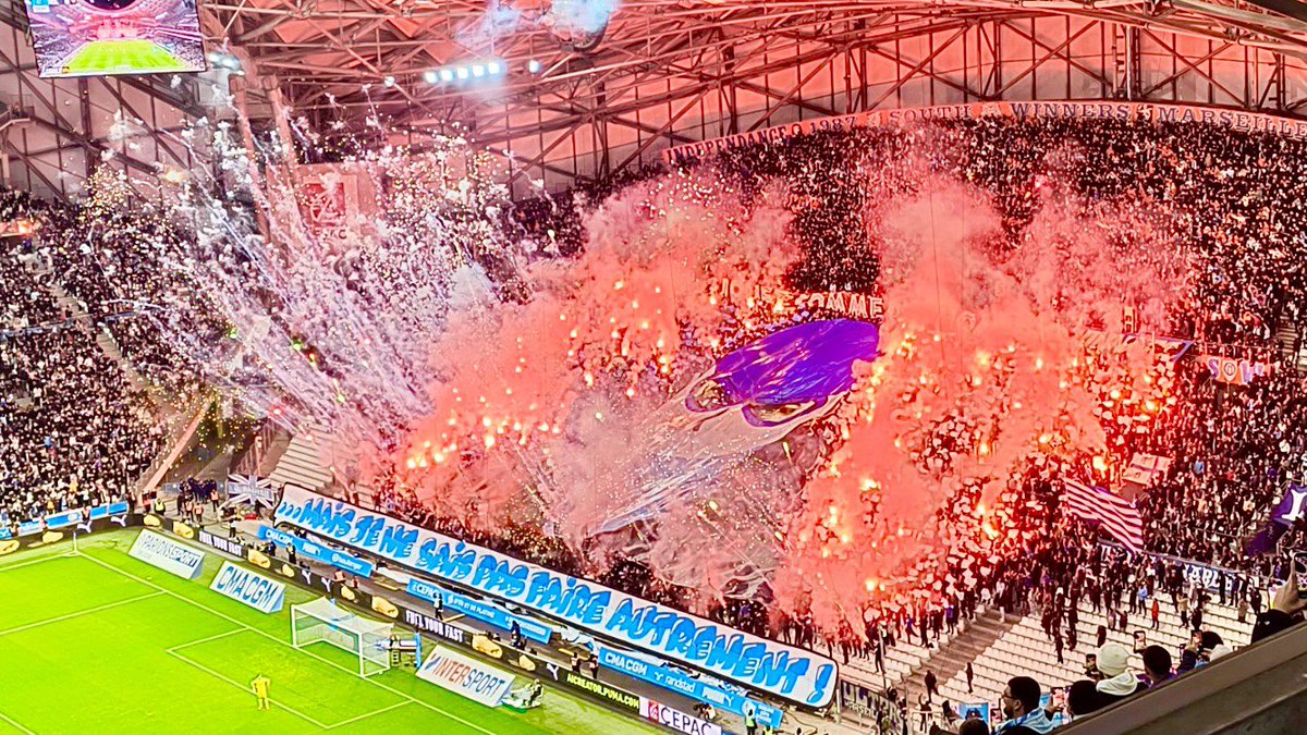 VGCU84's tweet image. #OMRCL « Ils n’aiment pas comment je vis le stade… Mais je ne sais pas faire autrement! » #Depuis1984 #LibertéPourLesUltras #FuckLFP 
🔥🔥🔥