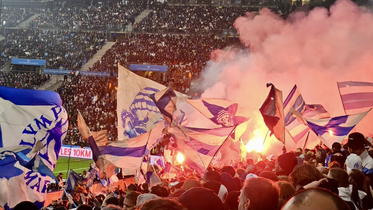 VGCU84's tweet image. #OMRCL « Ils n’aiment pas comment je vis le stade… Mais je ne sais pas faire autrement! » #Depuis1984 #LibertéPourLesUltras #FuckLFP 
🔥🔥🔥