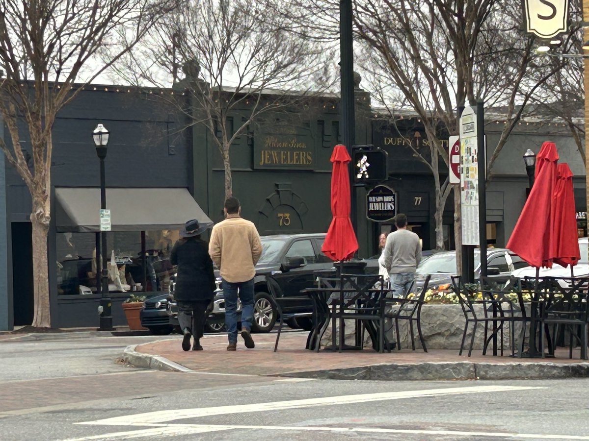 denisedillon tweet media