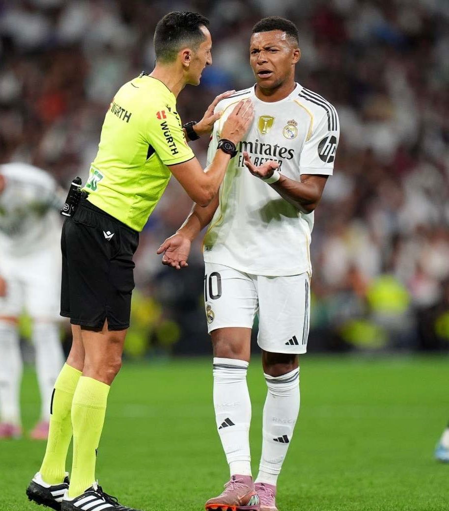 Has_RMrbdaclub's tweet image. LaLiga teams with the most penalties awarded since VAR was introduced:

1. Real Madrid (86) 
2. Valencia (45) 
3. Barcelona (43) 
4. Real Sociedad (41)
5. Villarreal (41)

🤐