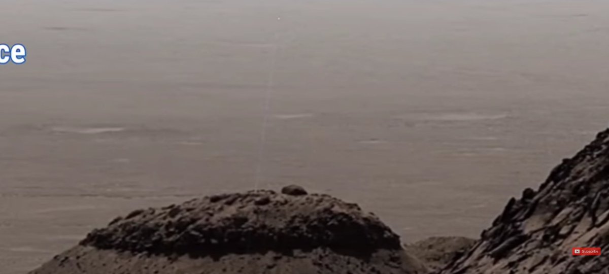 RoomMallmillie's tweet photo. @ElonMusk_LordX Stills from NASA Mars feed...we are there with ETs.  Third still shown depicts one of the ETs camouflaged via editing ; but look at the bottom tip of green line. 2nd image shows light beam emanating from top of pyramid. https://t.co/NLk2zoc0tE