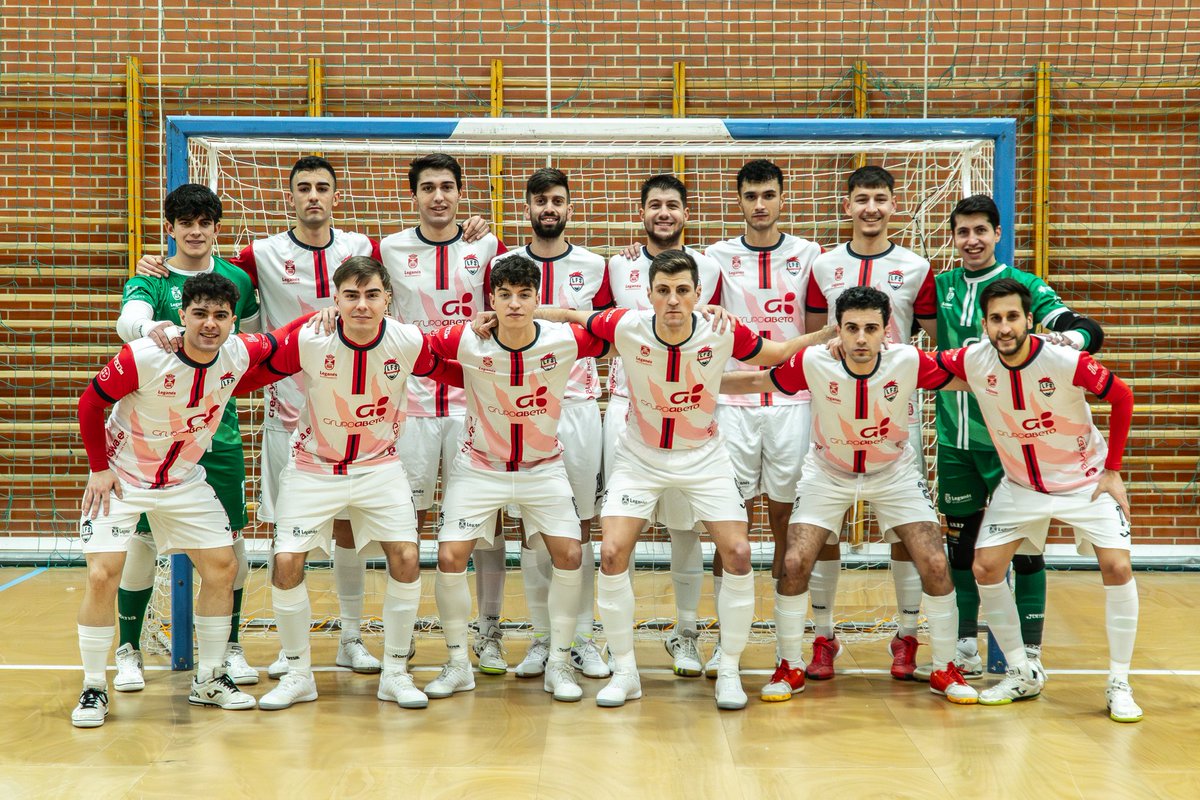 CDLeganesFS's tweet photo. RESULTADOS | 🟢 2ªRFEF 3-1 @LUDfutbolsala

FINAAAAAAAAL en una espectacular y abarrotada Fortuna que llevó en volandas a nuestro primer equipo.
Qué partido, qué intensidad, qué afición🥁, qué deporte! 

¡¡QUÉ EQUIPAZO!!🙌🏻🔝

⚽Charly
⚽Cabañas
⚽Álex
#LuchaFuerzaSacrificio❤️🤍 https://t.co/Uka8JSLUqU