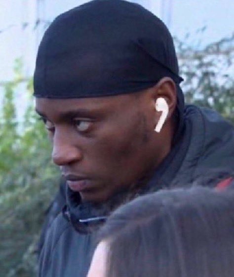 payno_foreever's tweet image. me in public                            my earphones