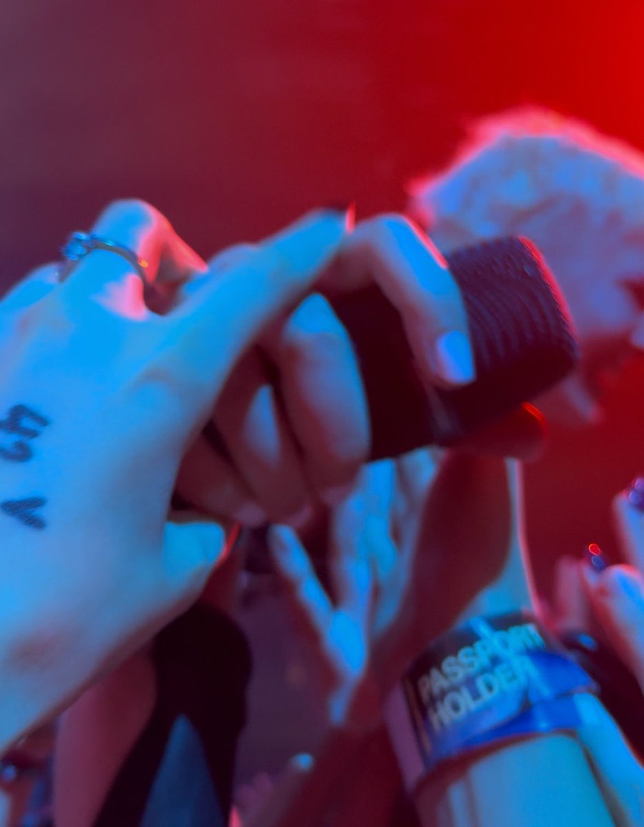 piercecam_'s tweet photo. I FUCKIN DID IT I LOVE YOU SO MUCHHHHHHHHH HALSEY https://t.co/3WLVQyKYyG
