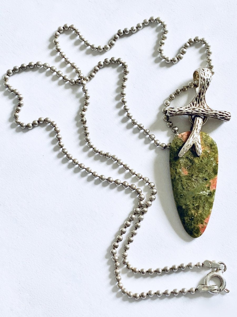 MartysAttic's tweet image. Vintage Artisan Polished Unakite Articulated Pendant with Sterling Bamboo Design, Suspended on an 18" Italian Sterling Ball Chain, Unique
etsy.com/listing/133412…