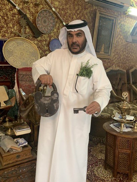 #من_الوثائق_النادرة

لشخصية قديرة كان لها فضل وأثر، وقدّمت الكثير لأبناء الطائف.
وثيقة وتصريح يعود تاريخه إلى أكثر من #ثمانين_عام، يتضمّن أمرًا لمأمور البوابة وإذنًا 🚪🔐 #للشيخ_صالح_بن_صالح_الفري الغامدي، يجيز له الدخول عبر بوابة العباس بمدينة الطائف في أي وقت، وله أن يدخل معه