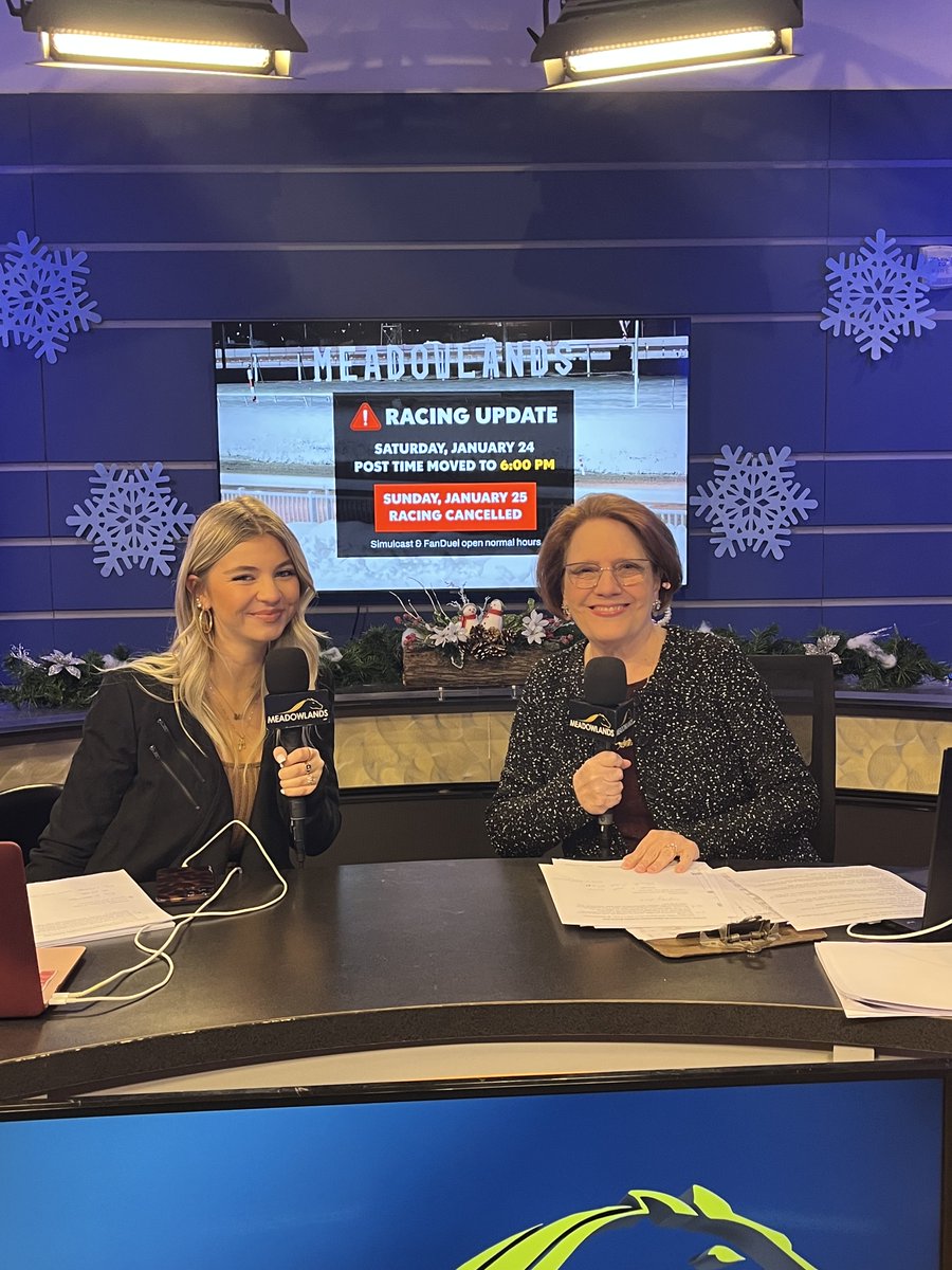 Tonight’s talent team at ⁦<a href="/TheMeadowlands/">Meadowlands Racing</a>⁩  — it’s time for the show!! ⁦<a href="/kenvoiceover/">Ken Warkentin</a>⁩ ⁦<a href="/MeadowTwaddle/">Meadow Twaddle</a>⁩ ⁦<a href="/debloveszero/">Deborah Little</a>⁩