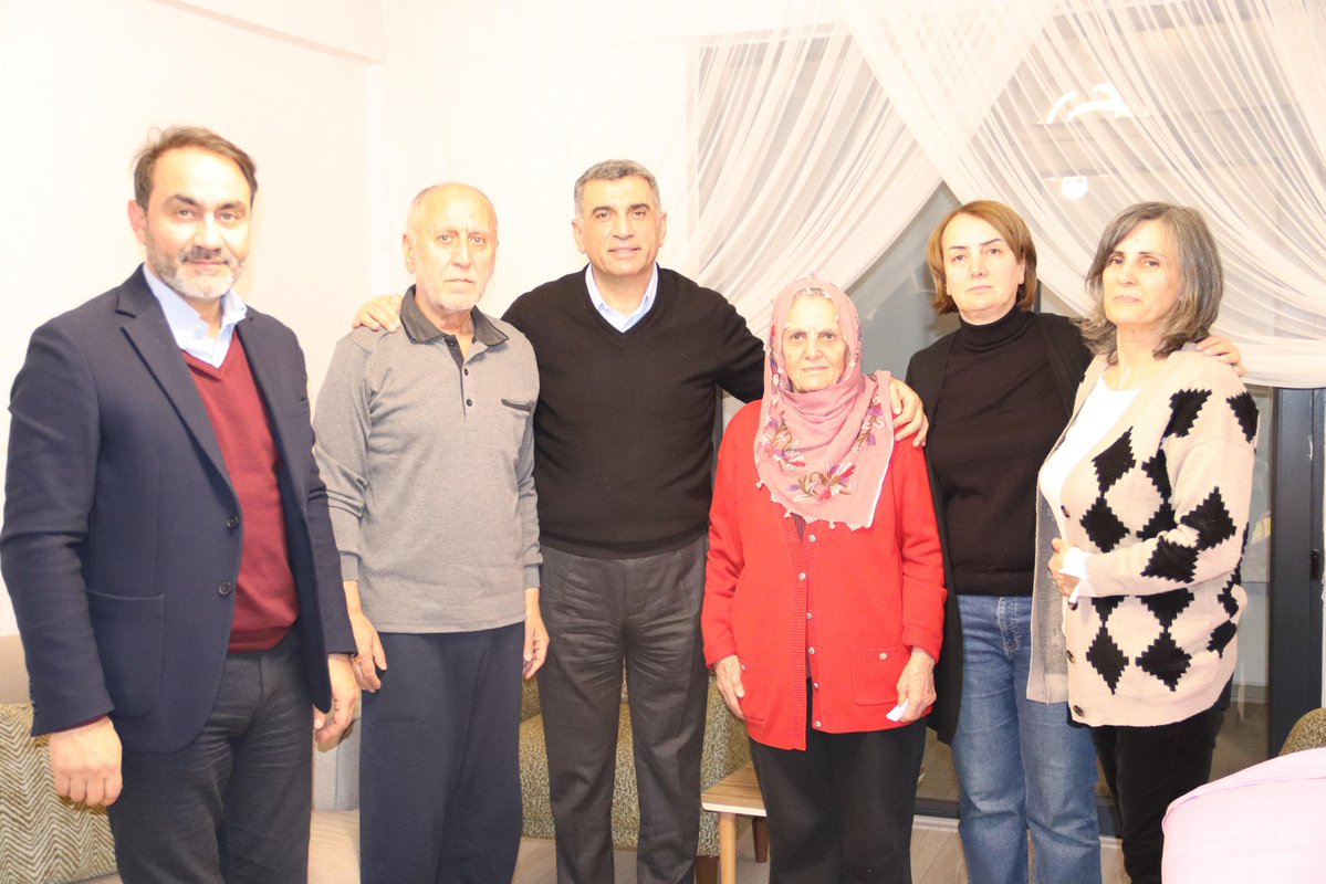 Milletvekilimiz Sayın Gürsel Erol ve İl Başkanımız Sayın Av. Coşkun Çağlar Duran, Önceki Dönem İl Başkanımız ve Kurultay Delegemiz Sayın Av. İsmail Keleş’i ziyaret etti. 

Nazik misafirperverlikleri için kendilerine teşekkür ederiz.