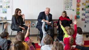 JohnVossen17212's tweet photo. Standing up for the human rights of Minnesotans means protecting every family, every worker, every student, and every newcomer. When we defend dignity here at home, we strengthen the whole state.
#letateacherhandlethis #thosethatcantICE #MNfirst #Walz #TeacherforMN https://t.co/etaNVGIQXI