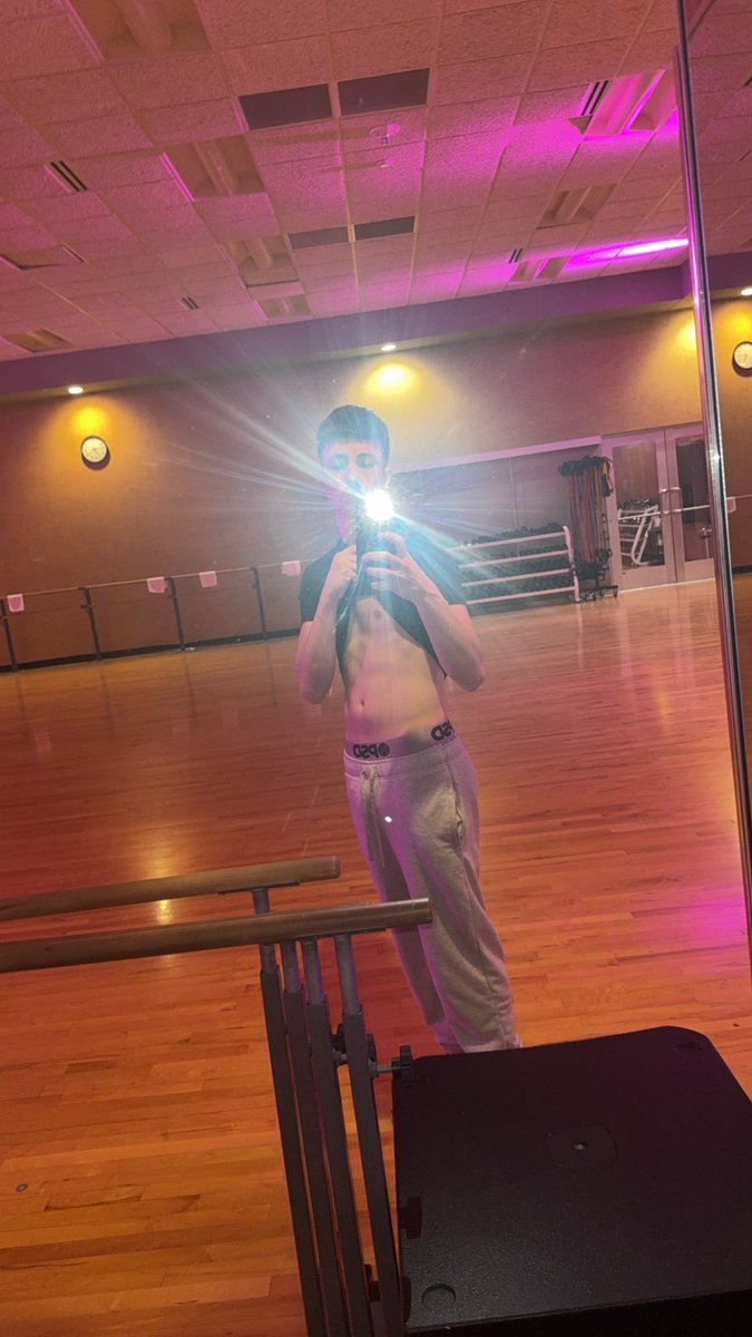 aydenofficial0f's tweet photo. Rt and go check out new vid 😛 https://t.co/C0XtuJXjOC https://t.co/FjLa620Rwx