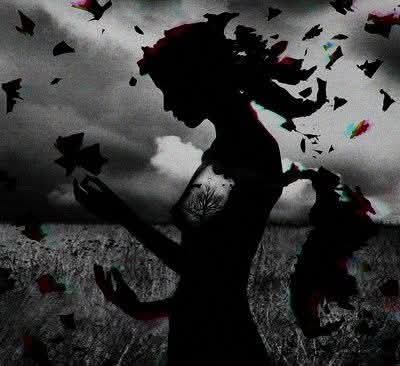 No importa que tan solo o mal estés, no uses a nadie para llenar vacíos.❤️‍🩹