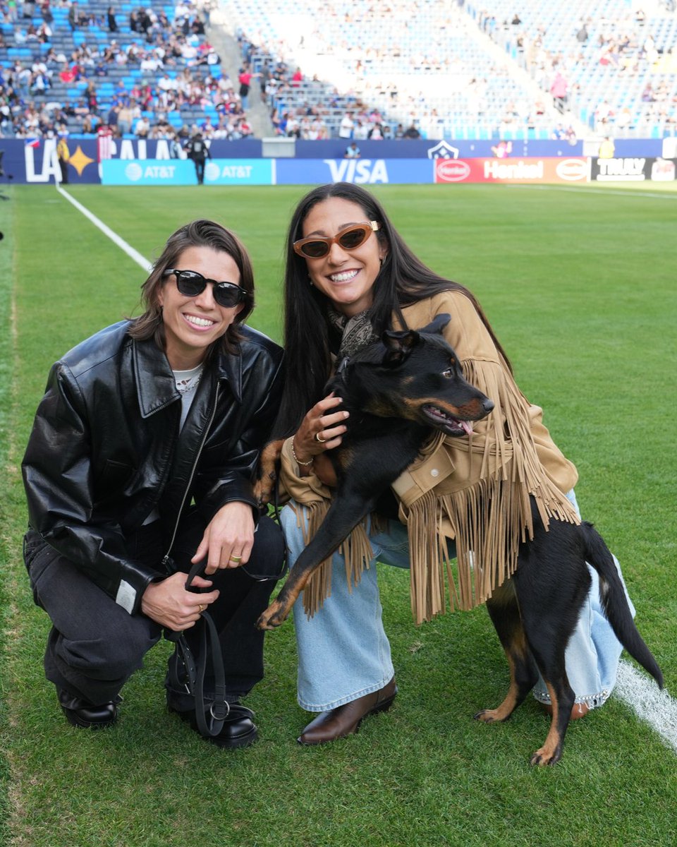 USWNT's tweet image. A moment for Bob, obvi.