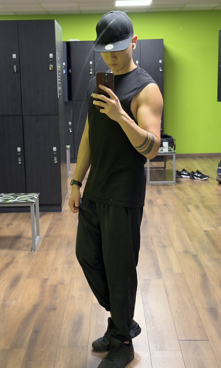 exotwunk's tweet photo. Growing 💪🏼 https://t.co/IIXvqe3XRs