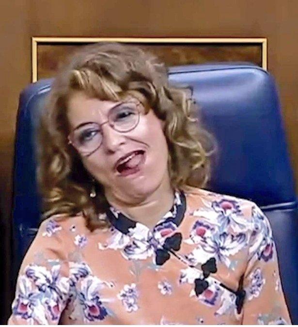 SPAINWONDERLAND's tweet photo. @nefeerr Con Aznar había 60.000millones de superávit en la Seguridad Social, con el Sanchez también 63.000millones.... pero de déficit.... 
Apenas 120.000millones de nada, Chiqui! https://t.co/LERqox3Pcm