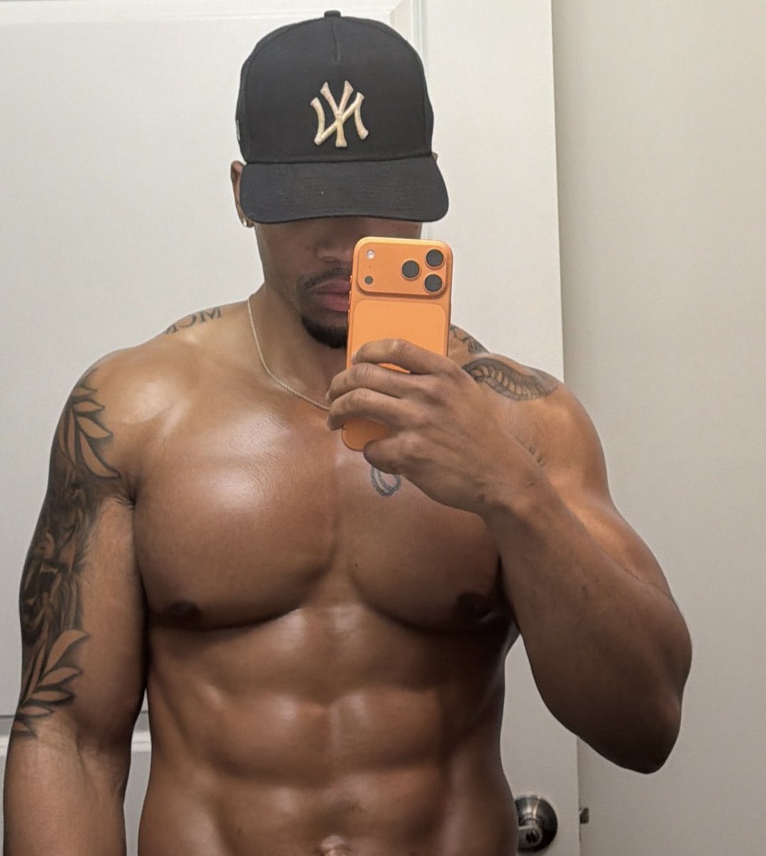 THEKARVER's tweet image. 👨🏾‍🎨