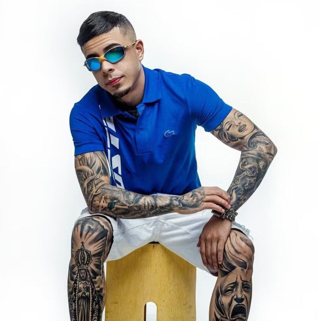 QGdoPOP's tweet image. Mc Ryan SP defende Mc Tuto após ele atropelar jovem:

“Tuto não é um cara do mal não é uma pessoa ruim de má índole ele estava trabalhando. Ele uma pessoa pureza humilde e sempre ajuda o próximo. infelizmente a fatalidade aconteceu mais poderia ter acontecido com qualquer um de…