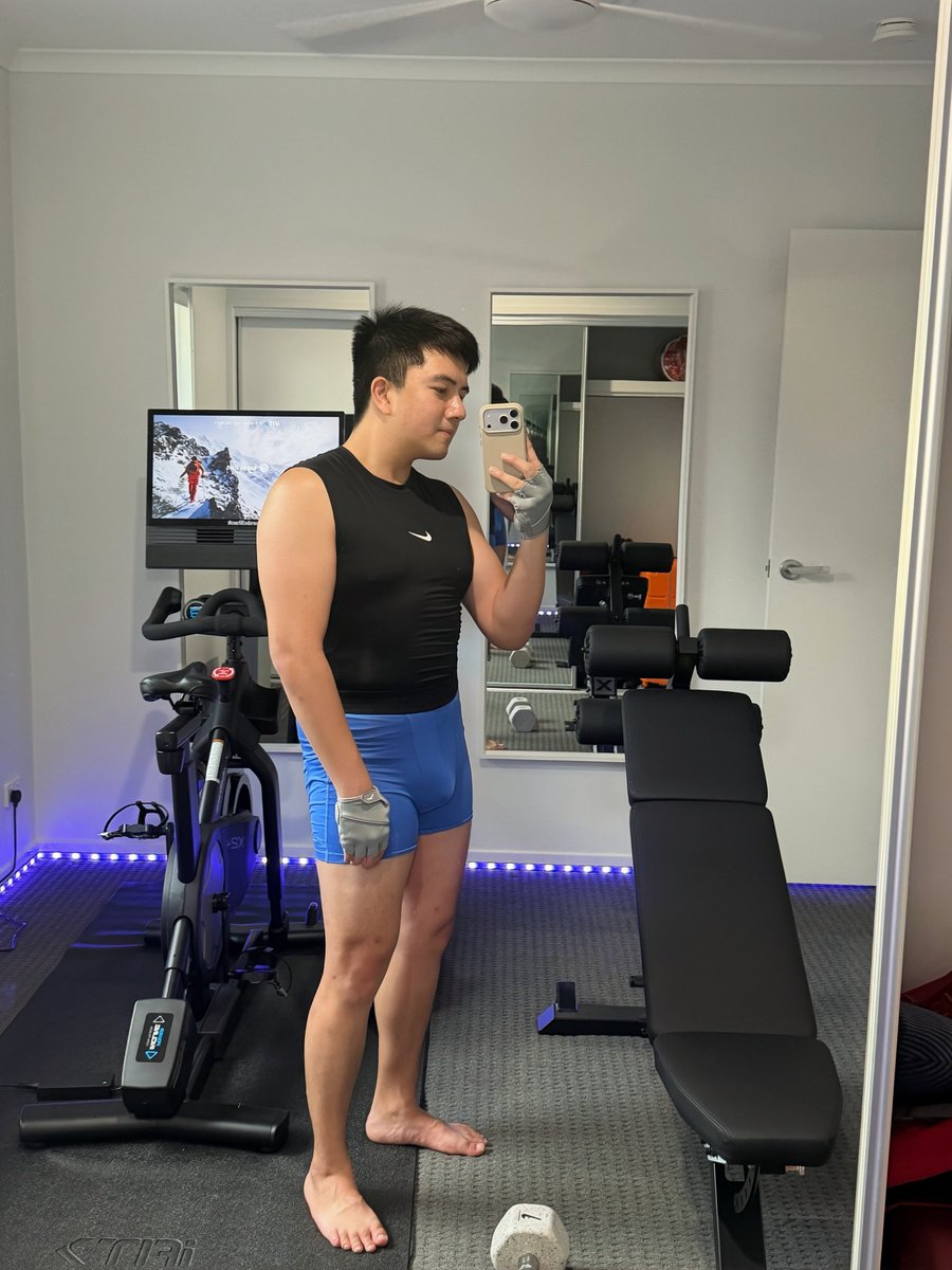 syameer95's tweet photo. Early morning workout at home 💦😁 https://t.co/sFQZDGjPJh