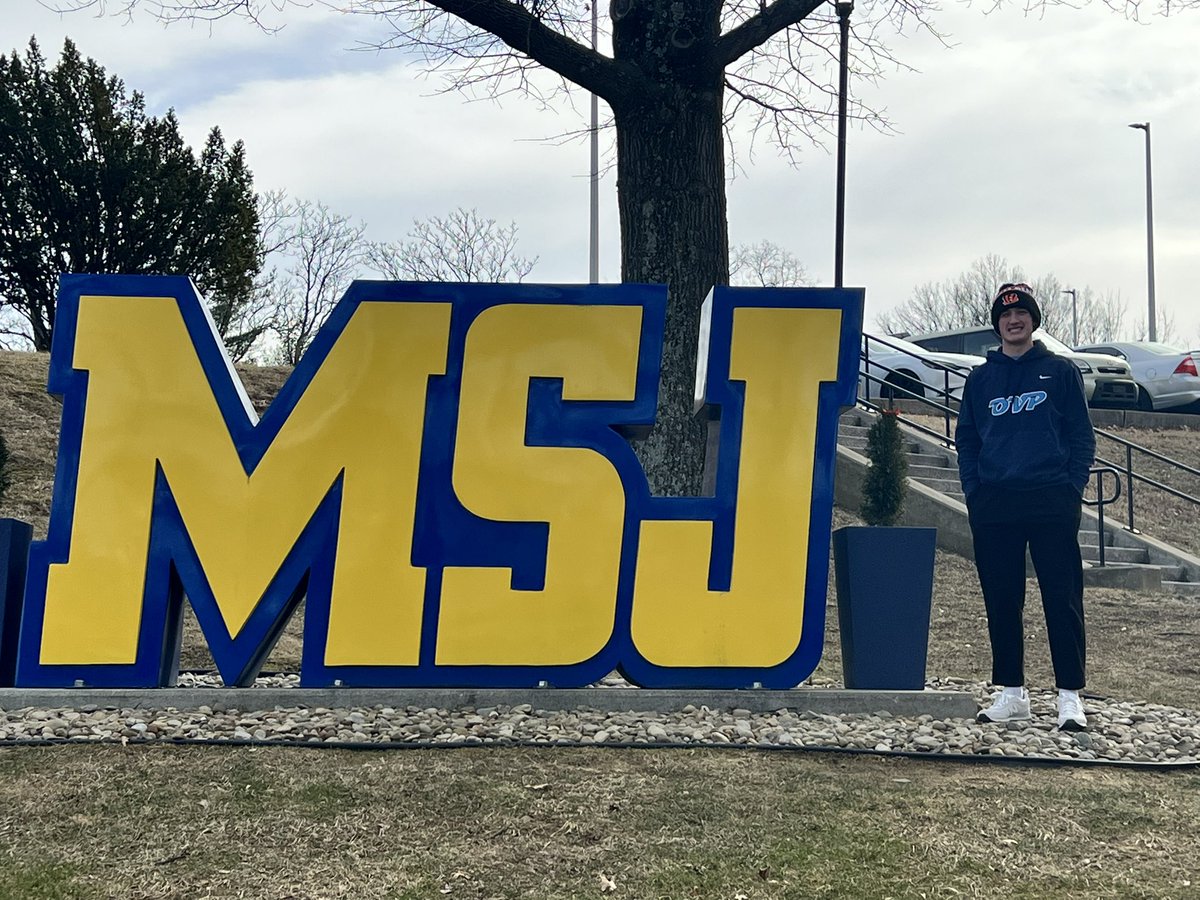 Brennan7Gavin's tweet image. Thanks to @MountStJosephU for a great visit! Had a good time and learned a lot. @Lytlejay1 @CoachHatty @anthonywtt