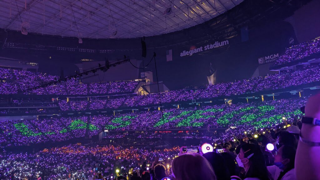 btsonstats's tweet image. BTS (23 minutes) becomes the fastest act to sell out Allegiant Stadium, Las Vegas for a World Tour with their four dates, breaking Taylor Swift's record of 3 hours for 2 dates.