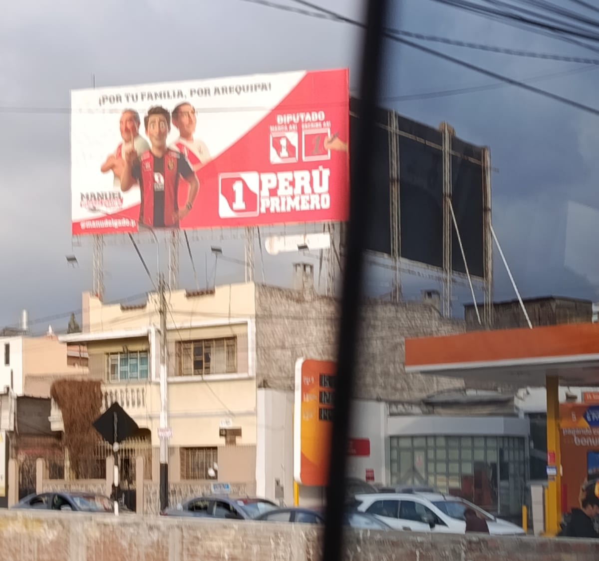 <a href="/MelgarOficial/">FBC Melgar</a> a darse una vuelta en la esquina de la Av. Marina con la bajada de Puente San Martín 

Nada ni nadie debe usar el escudo de Melgar en política, quieren gobernarnos y ni saben de leyes básicas sobre propiedad intelectual