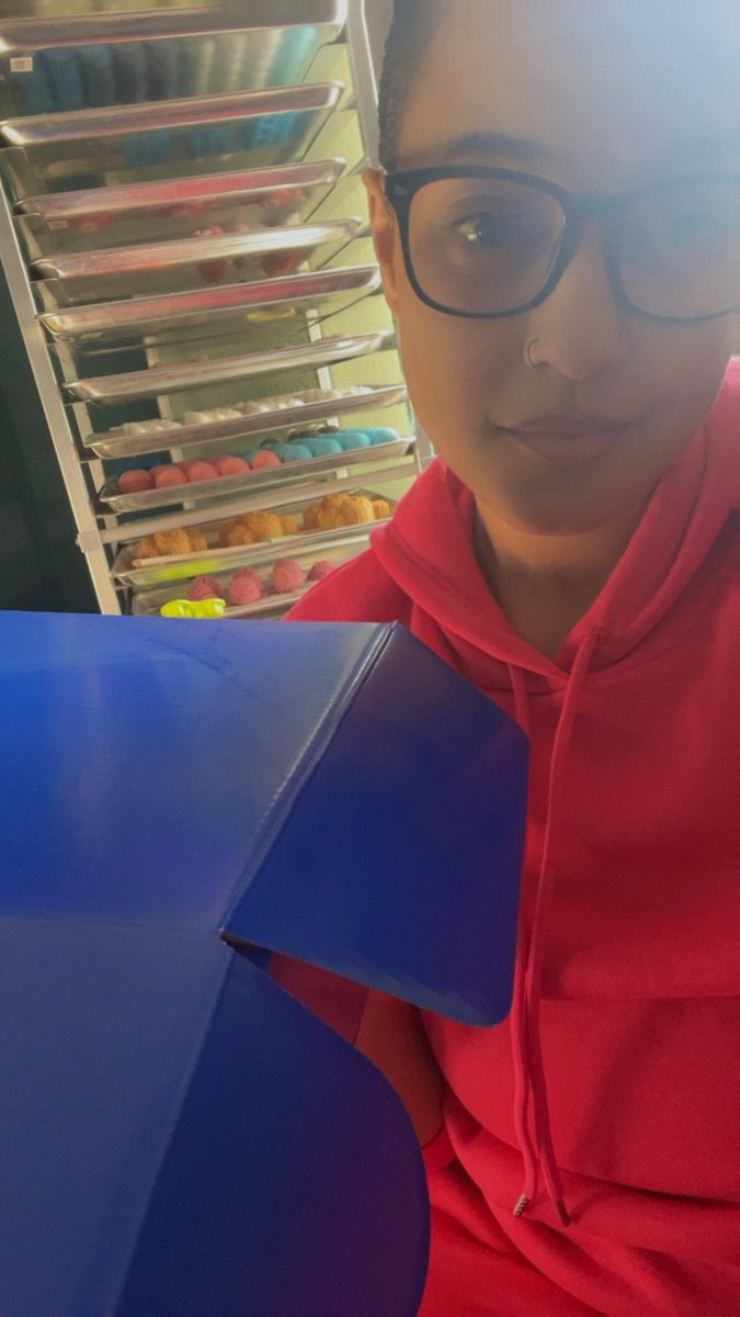 JumpyJellybean_'s tweet photo. Can I get some packages 📦 packed up today? Who would like to be my first sale today? I have tons of products available and ready to be shipped. 

All orders are being shipped off Monday morning ☀️ https://t.co/SjpKpXWRqe
