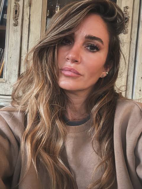 PKK/YPG’ye destek için paylaşım yapan terör örgütü sempatizanı oyuncu Belçim Bilgin’in gönderisini ünlü camiasından birçok kişi beğendi, bu isimleri unutmayın. 

Aytaç Şaşmaz
Gülsim Ali
Efe Parlar
Rojda Demirer
Meltem Cumbul
Nur Sürer
Nergis Öz
İlayda Akdoğan