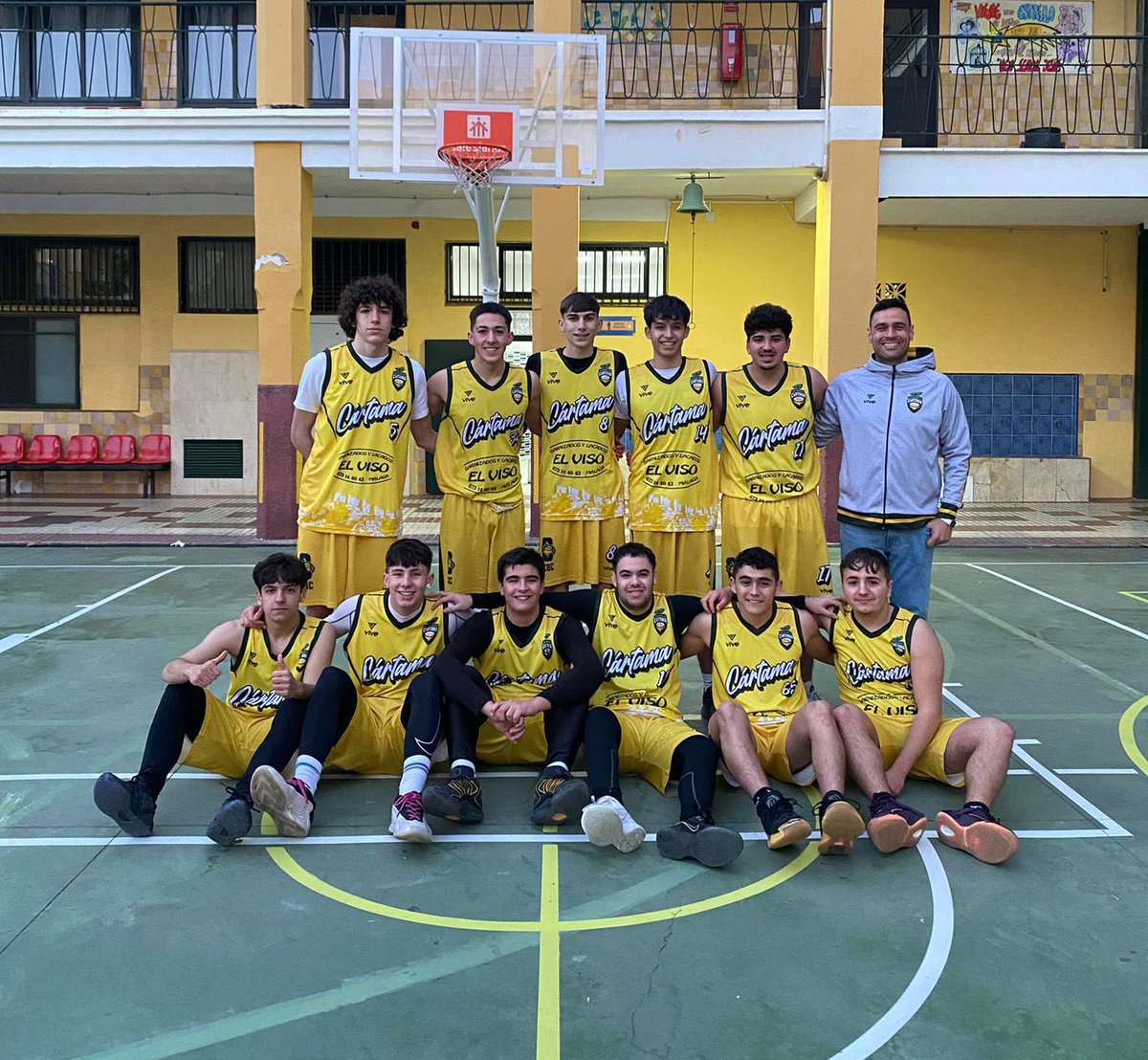 CB_Cartama's tweet image. JÚNIOR Gran victoria de nuestro equipo en #Adesa 38-50. El equipo da la cara en defensa con buenas transiciones en ataque. Buena victoria en una de las salidas más difíciles de la fase. #20AñosCBC #BaloncestoCártama