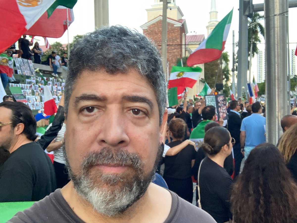 johnjsuarez's tweet photo. #WomanLifeFreedom 
#FreeIran‌ 
#MahsaAmini https://t.co/U4GcDRopFs