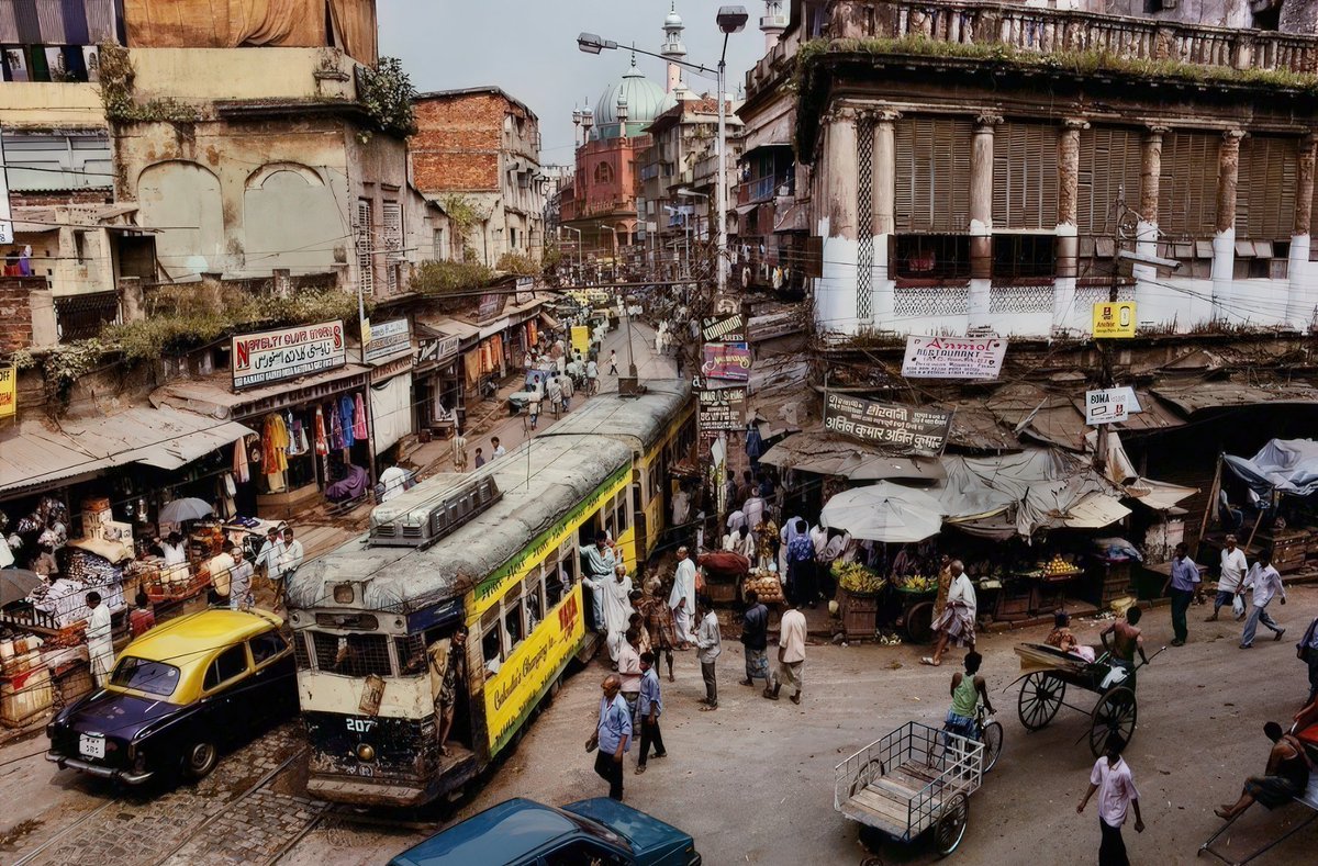© Steve McCurry - Tram,Calcutta,
India, 1997