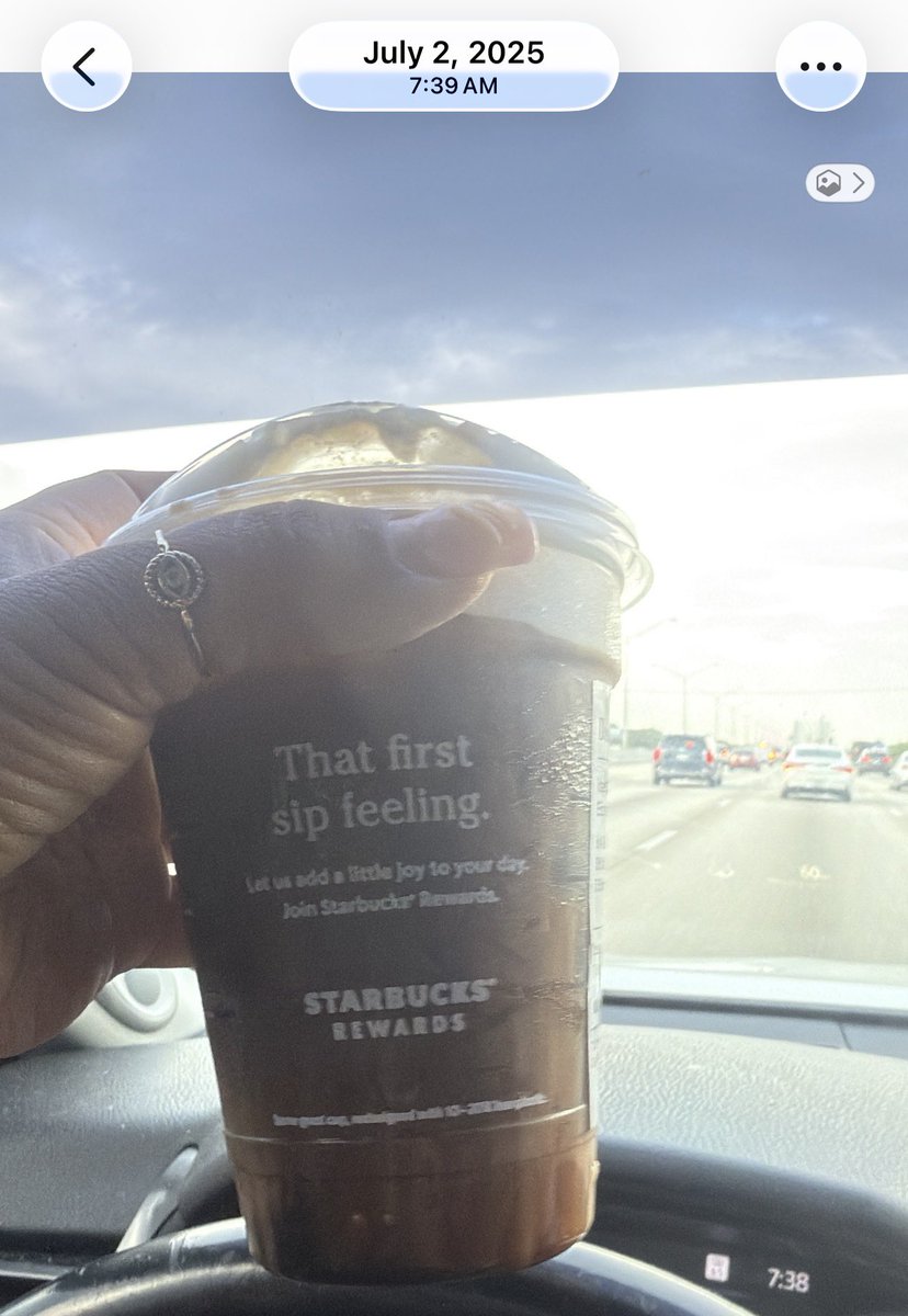 duhhh_maris's tweet photo. Howwwwwww! 5 shots of espresso - cold foam (that was barely blended so it’s a cream) not extra ice. Make it make sense. The pic on the steering wheel is the same exact order. Many shades diff. Did the foam change? What changed? @Starbucks https://t.co/CpzcIa7xyG