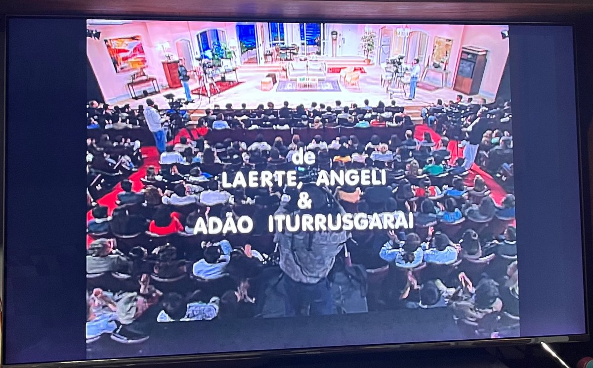 Existiu um episódio de "Sai de Baixo", primeira temporada, escrito por Laerte, Angeli e Adão Iturrusgarai. Os três são legais (a Laerte não é só legal, é o máximo), mas o episódio é muito ruim: