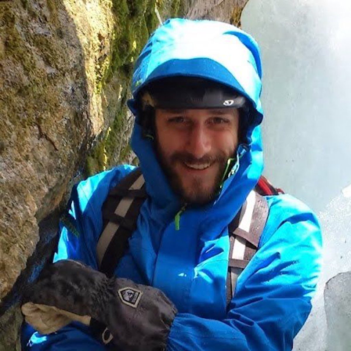 exsend99's tweet image. Alex Pretti, a US citizen and registered nurse, was murdered by ICE in Minneapolis, Minnesota.  He was also an athlete, son, brother and hero who shielded women from being attacked by Trump regime thugs.  His death is a tragedy. #Minnesota