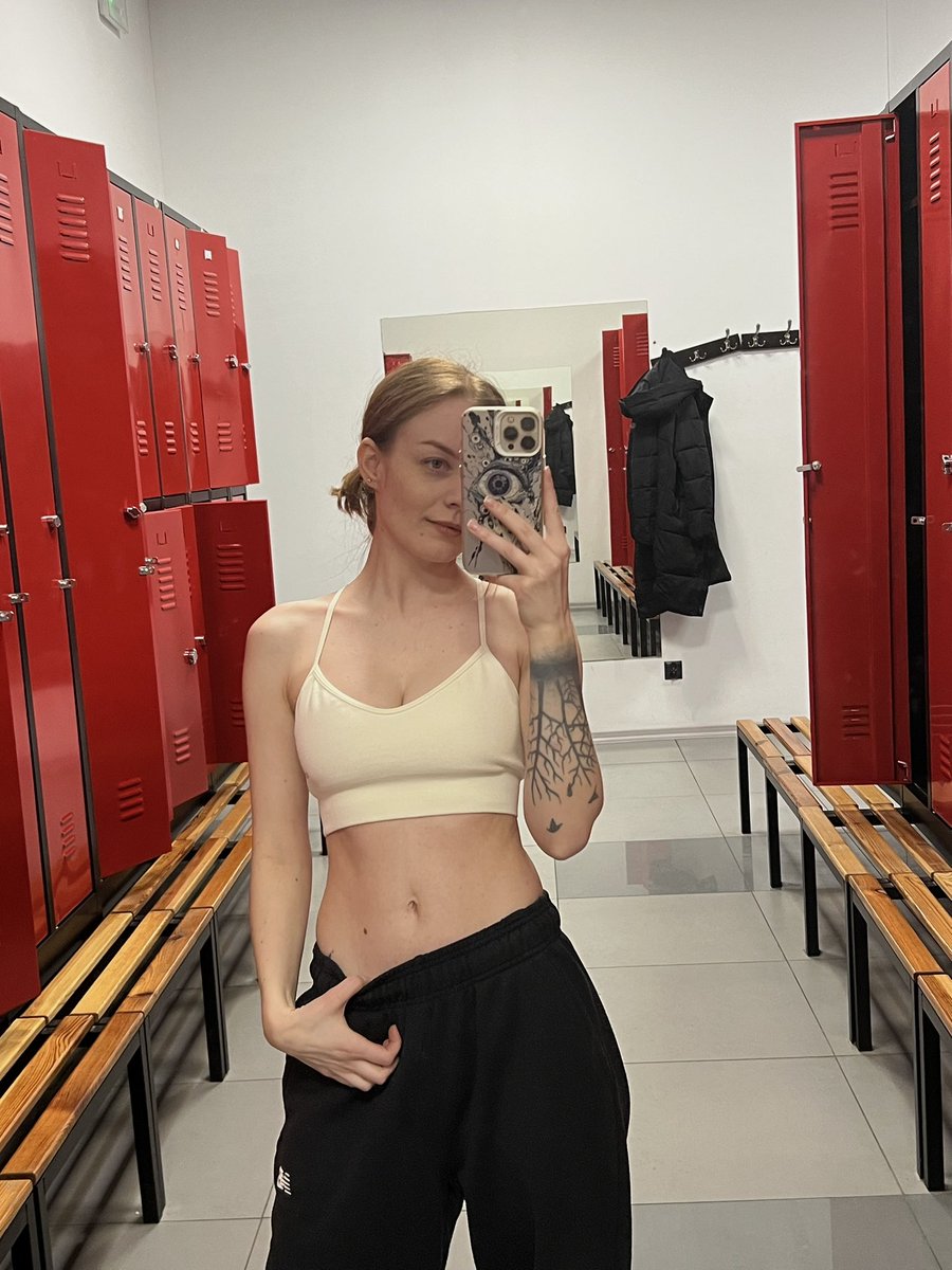 I feel so tired after training

#gymgirl