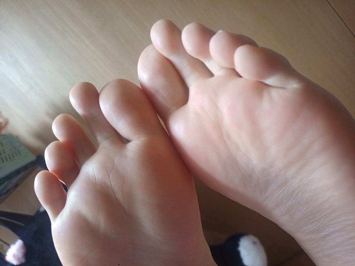 ulovfeets's tweet photo. unknown

Feet/Soles
Pés/Solas

#footfetısh #feet #soles #feetlove #pezinhos #pés #solas #solinhas #podolatria #pack #Privacy #onlyfans #foot #fetish #putaria #nude

Chudai https://t.co/6Bs85upHO8