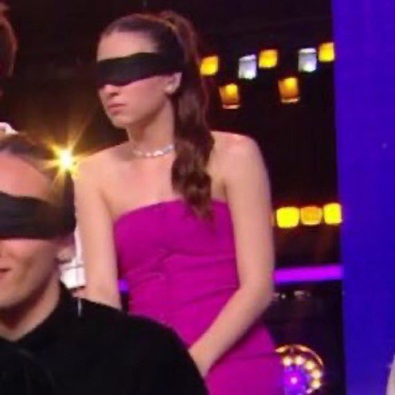 La production quand on demande de renouveler le catalogue des chansons des primes. #StarAcademy #StarAcademyLeLive