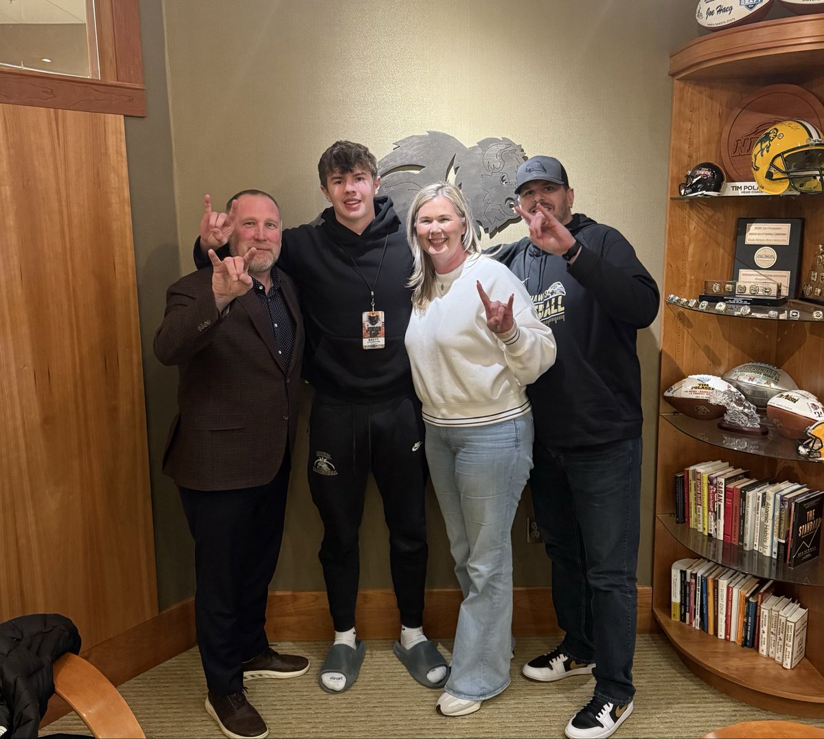 Brett Livingston tweet media