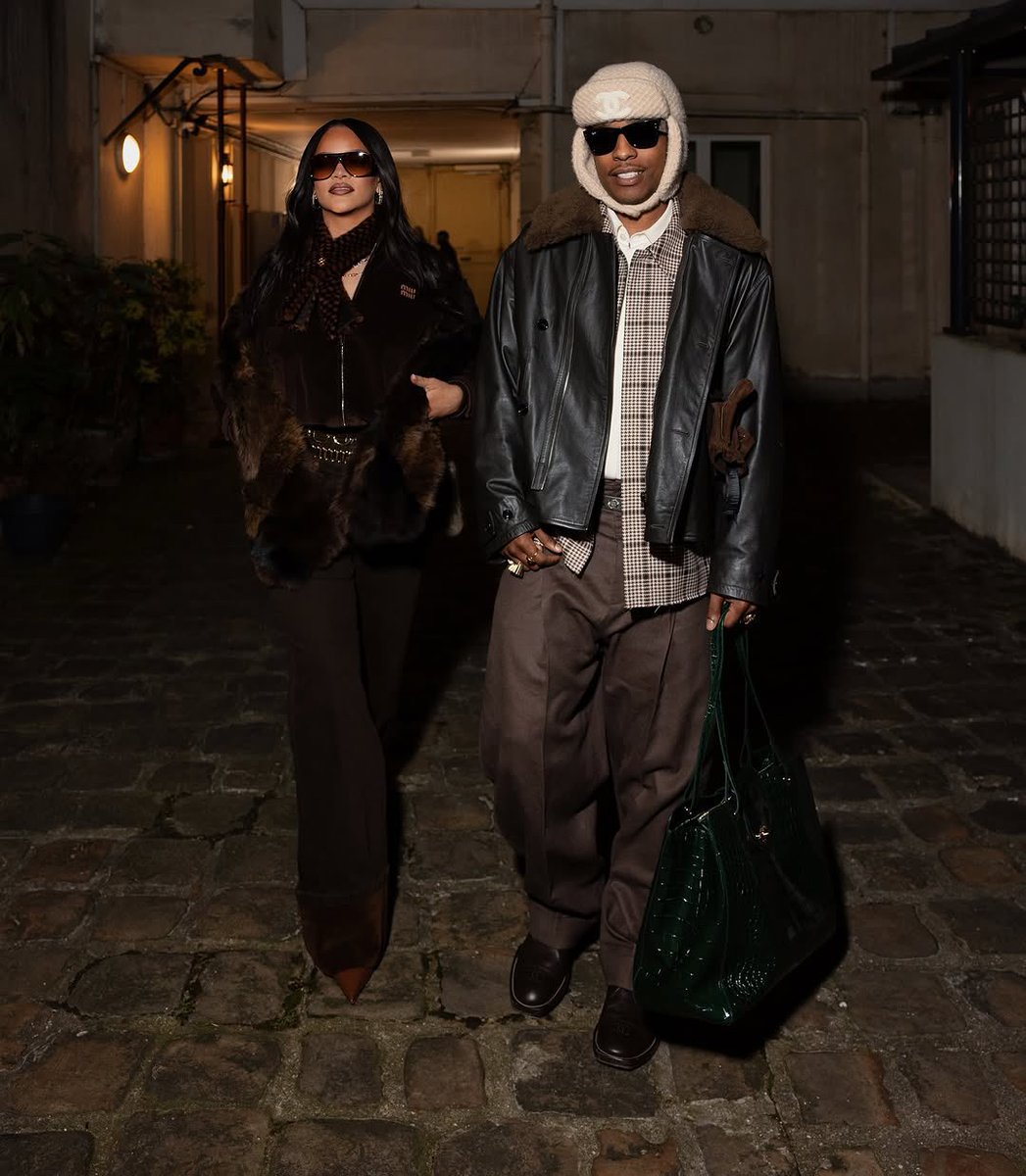 DA PARENT$ IN PARIS 

📸: <a href="/diggzyphotos/">Diggzy</a>